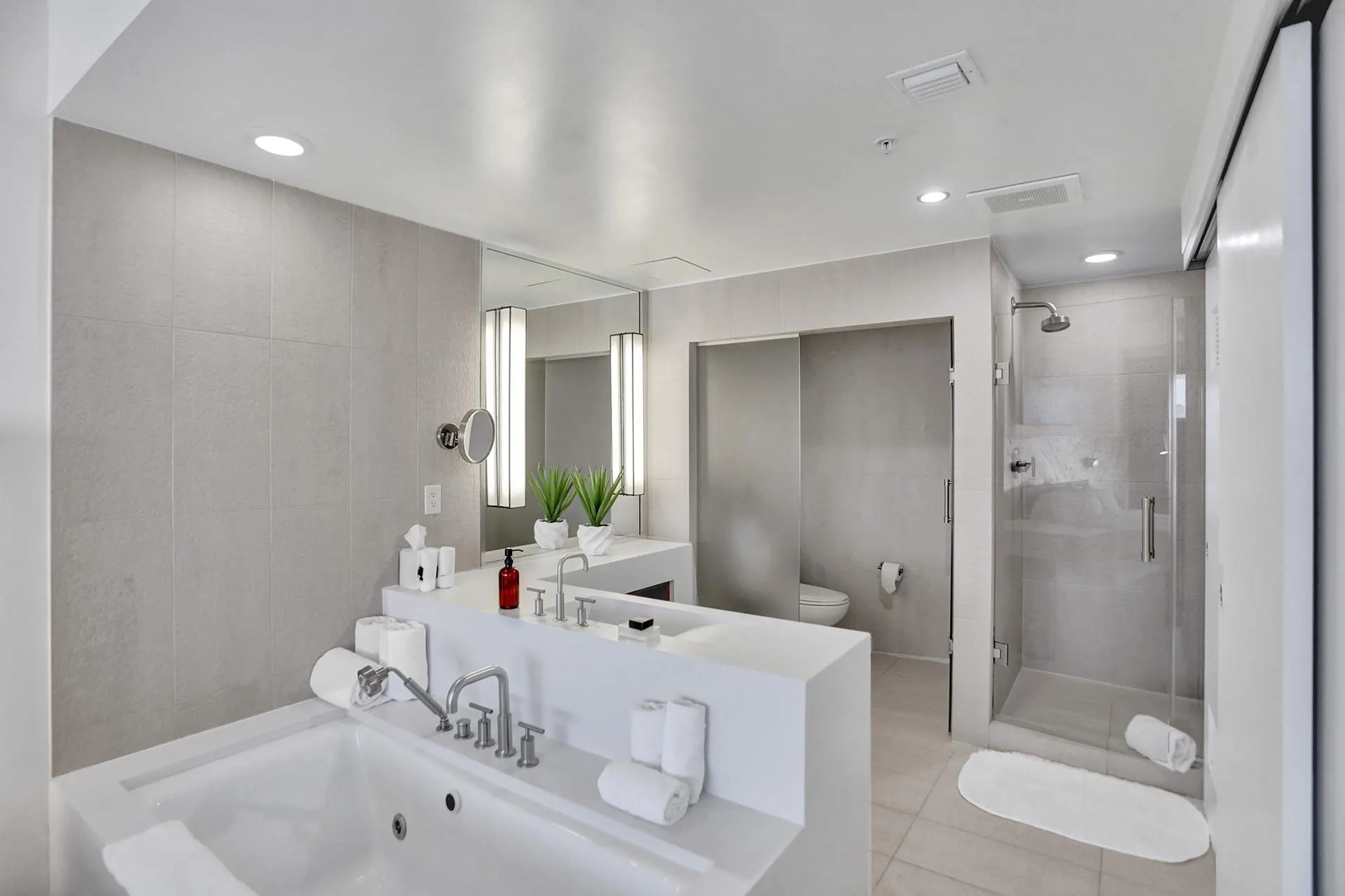 3101 Bayshore Drive, #1807