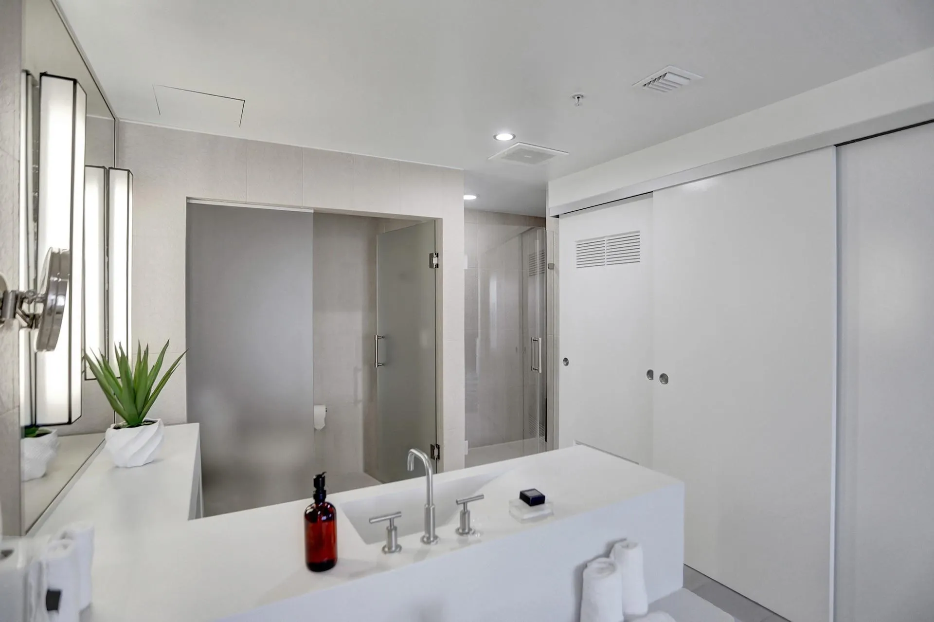 3101 Bayshore Drive, #1807