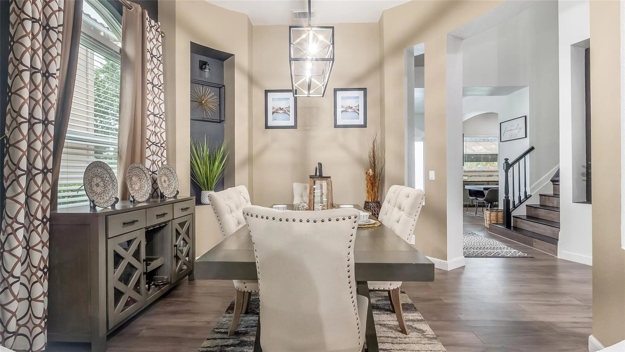 556 Cresta Cir
