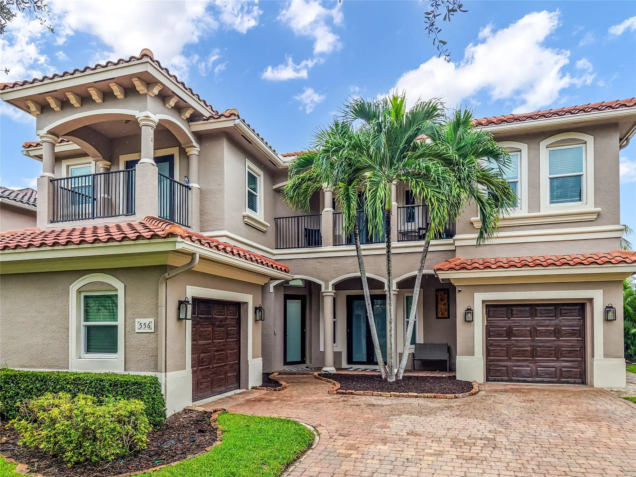 556 Cresta Cir