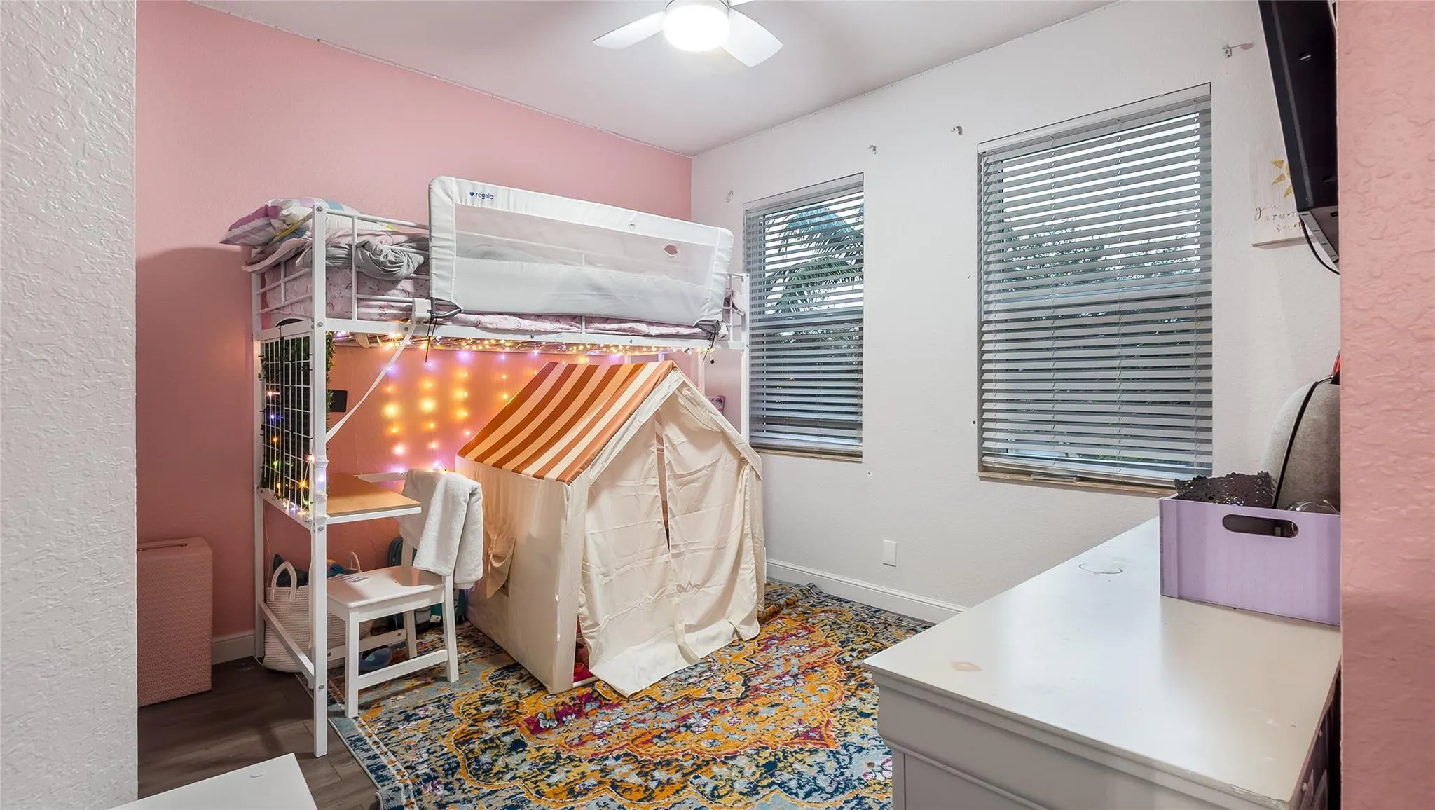 556 Cresta Cir