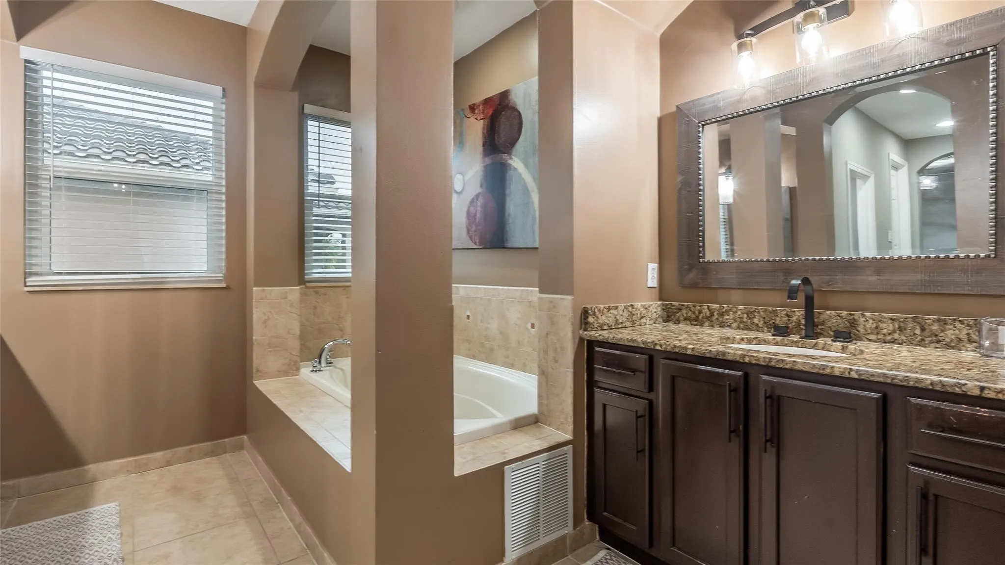 556 Cresta Cir
