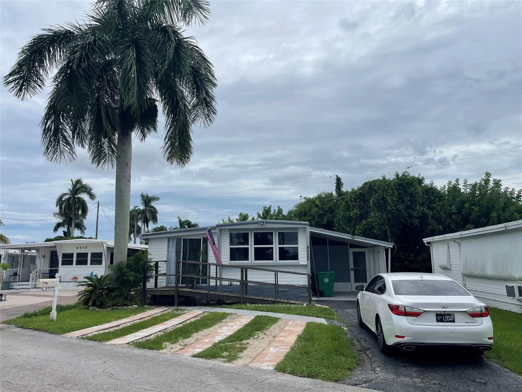 8520 SW 18th Ct