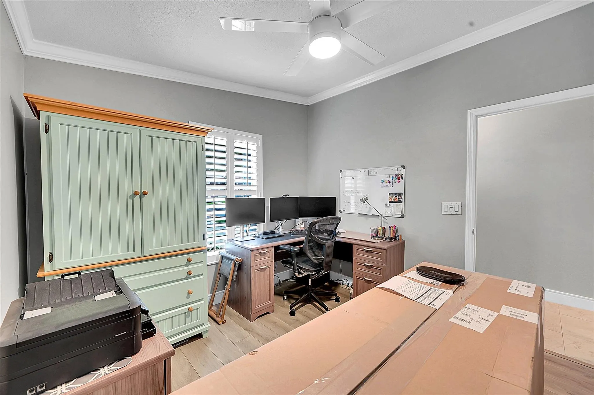 573 Woodgate Cir