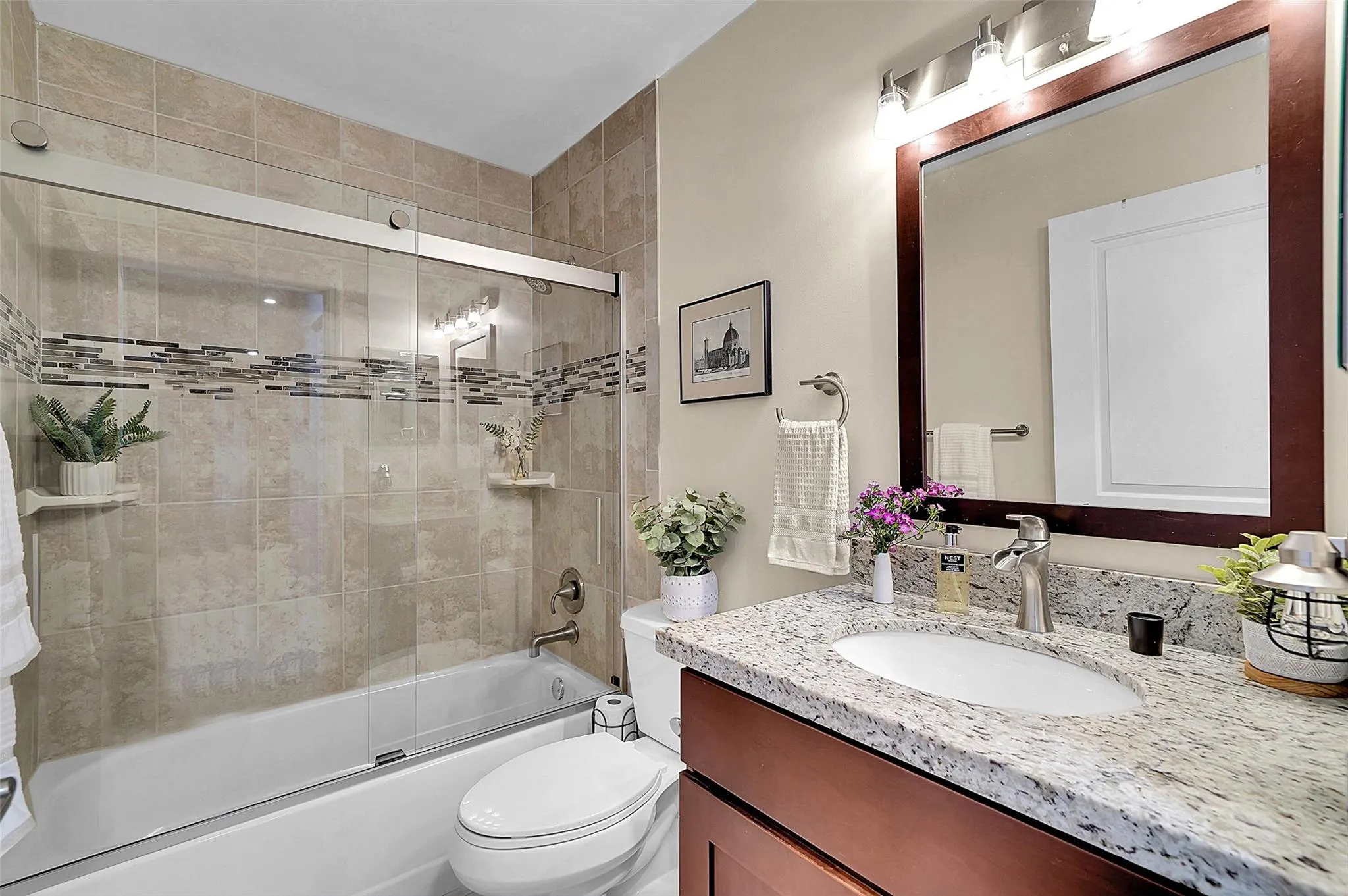 573 Woodgate Cir