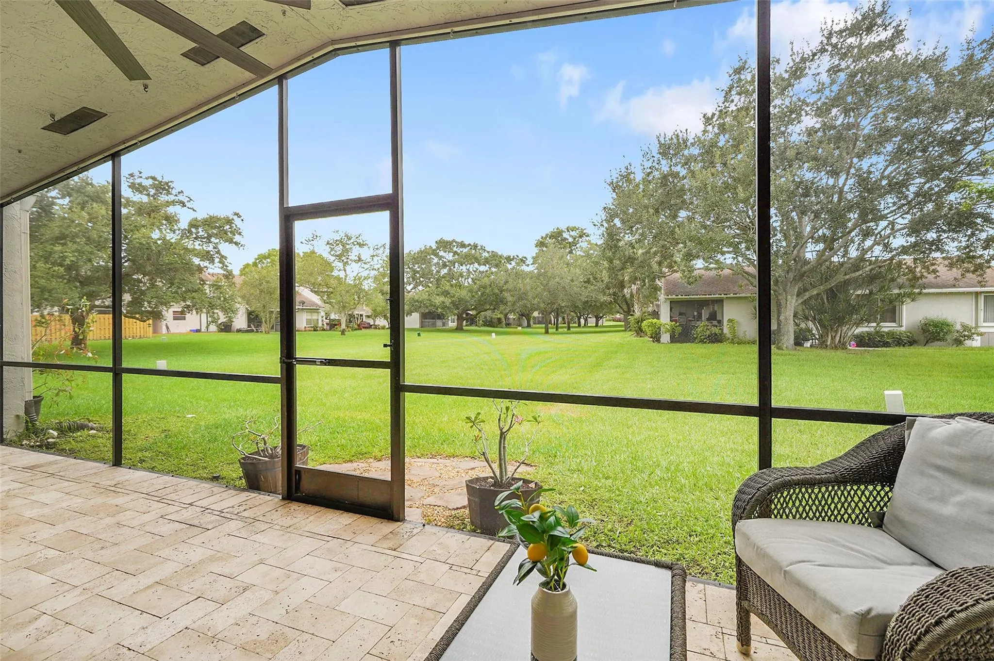 573 Woodgate Cir