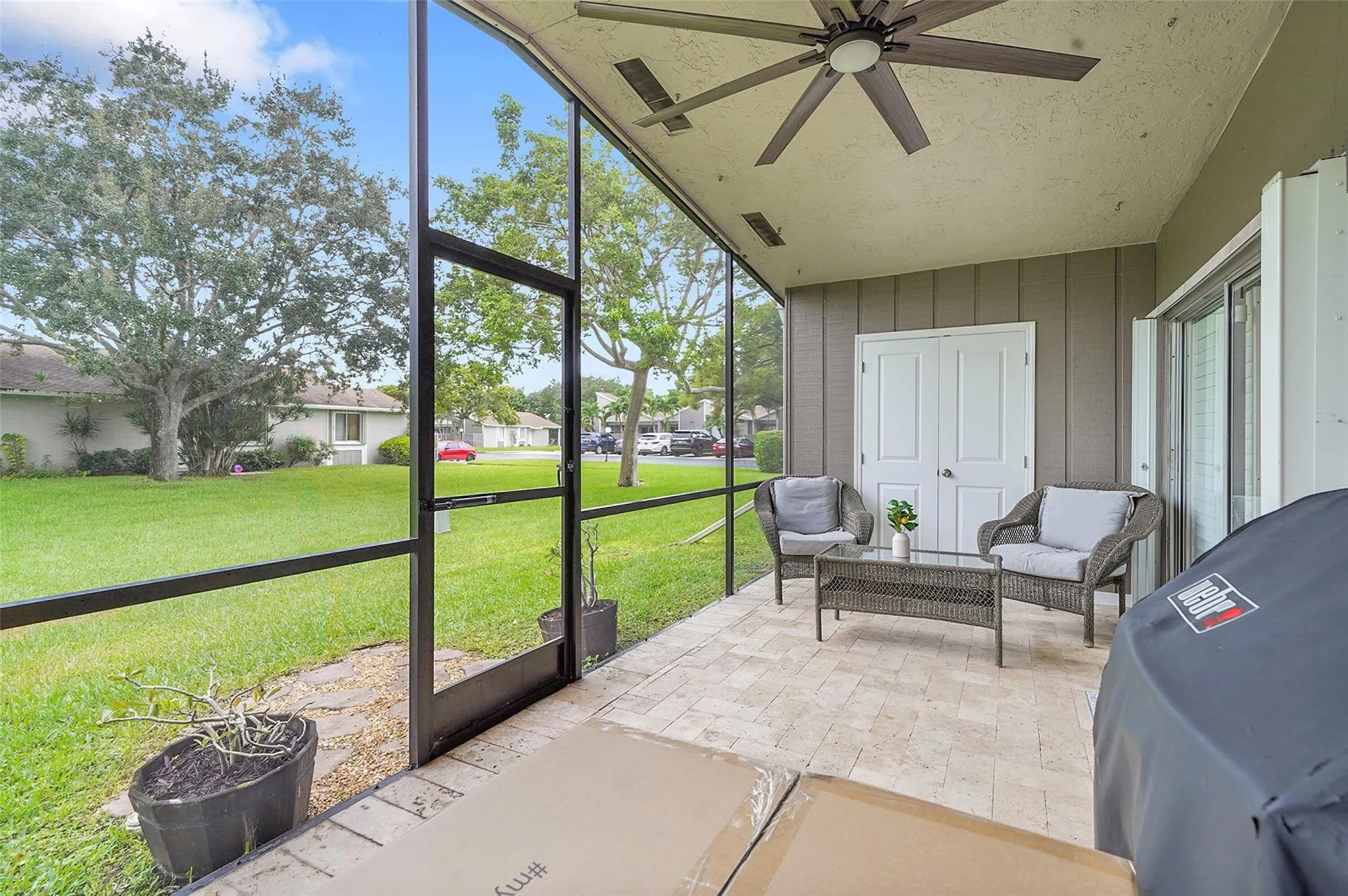 573 Woodgate Cir