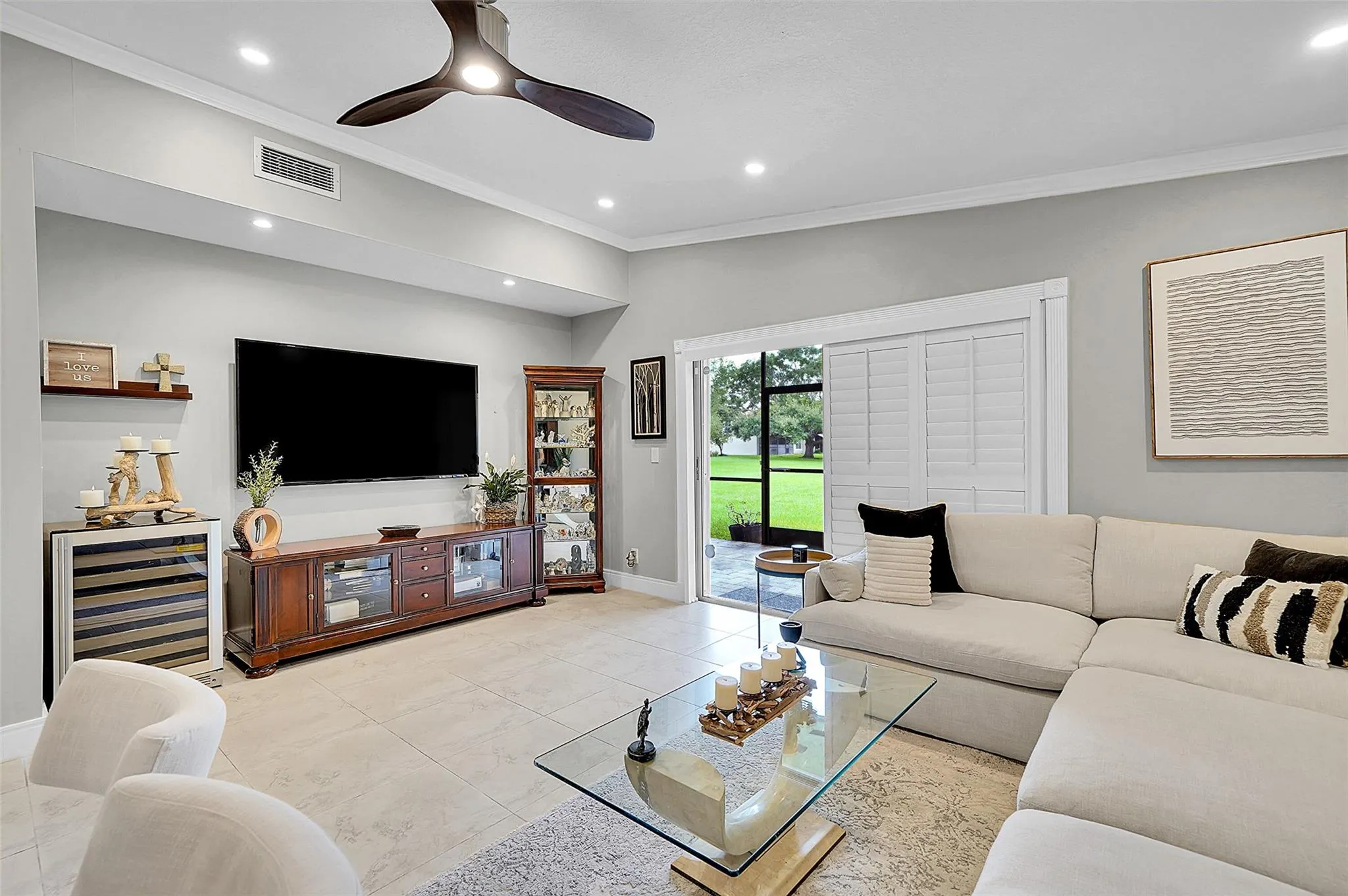 573 Woodgate Cir