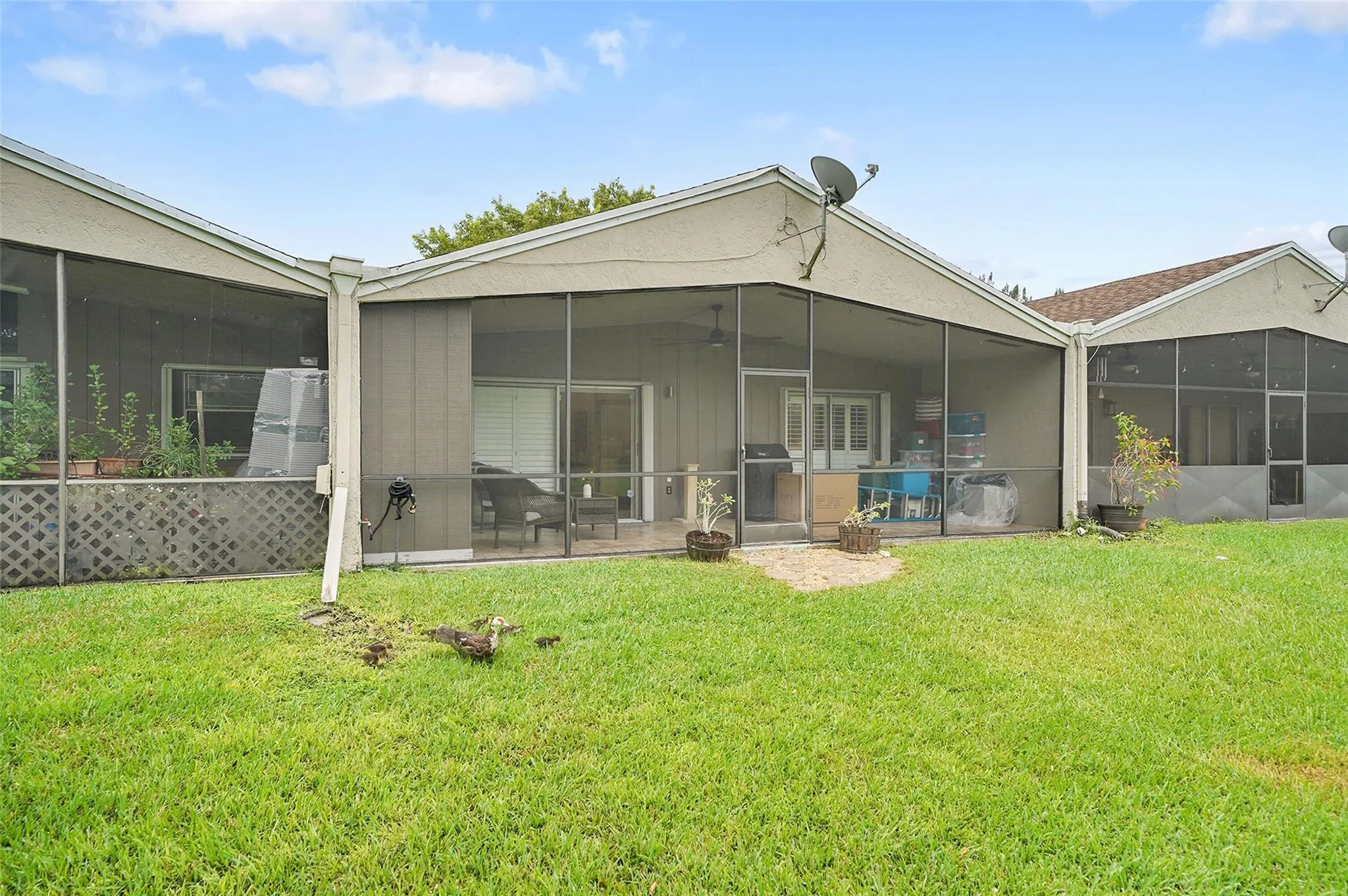 573 Woodgate Cir