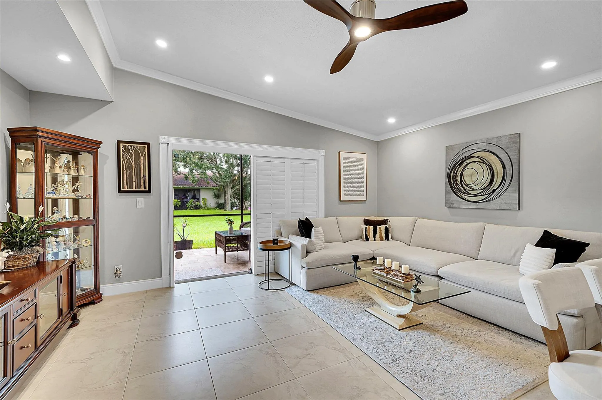 573 Woodgate Cir