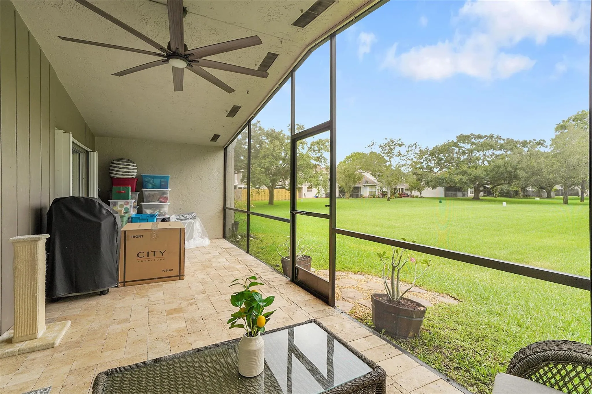 573 Woodgate Cir