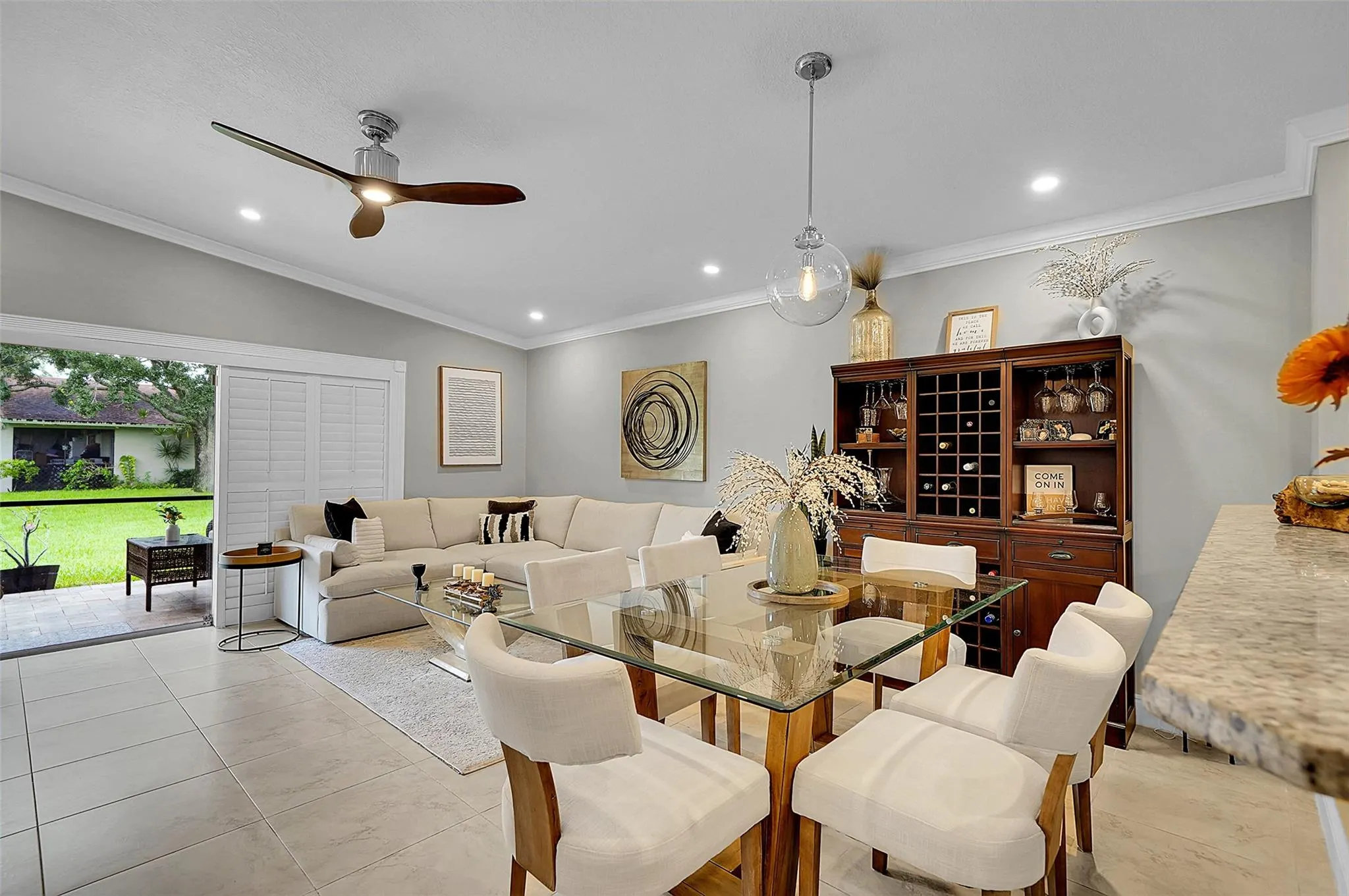 573 Woodgate Cir