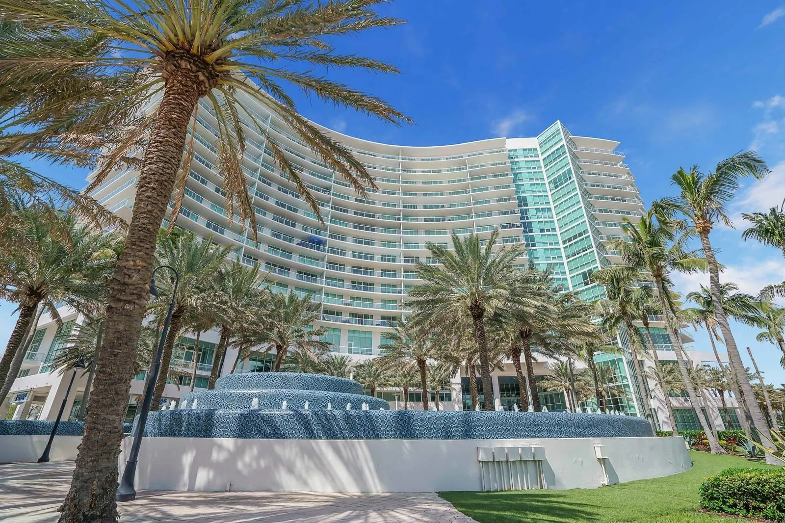 1 N Ocean Blvd, #506