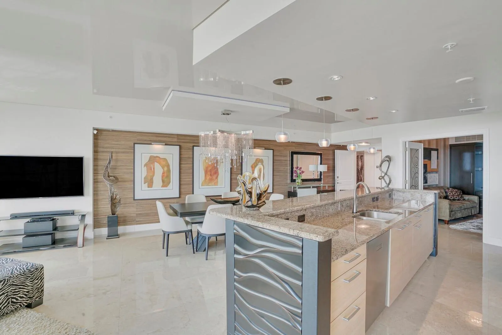 1 N Ocean Blvd, #506