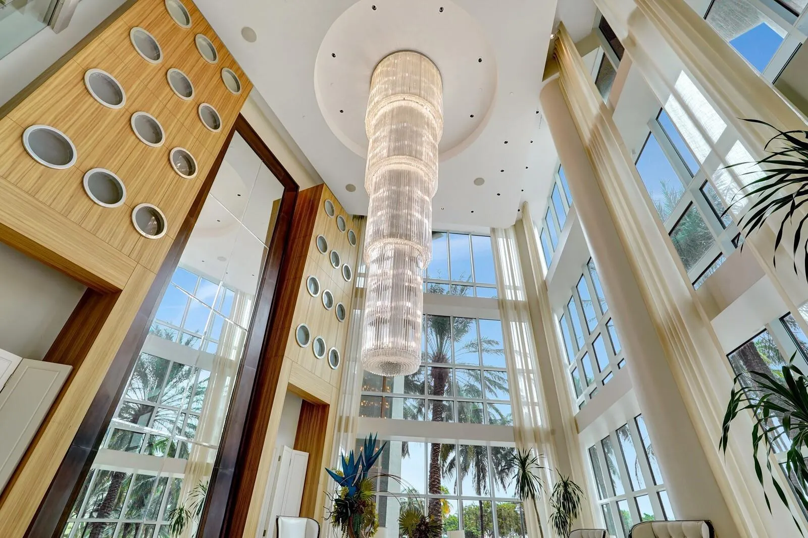 1 N Ocean Blvd, #506
