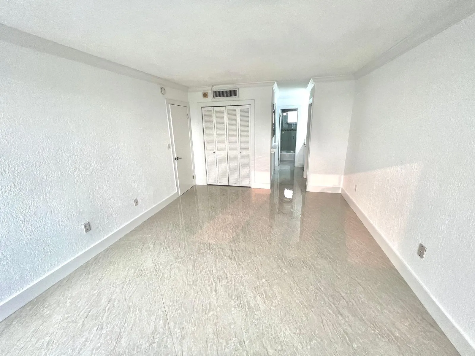 1345 Lincoln Rd, #1201