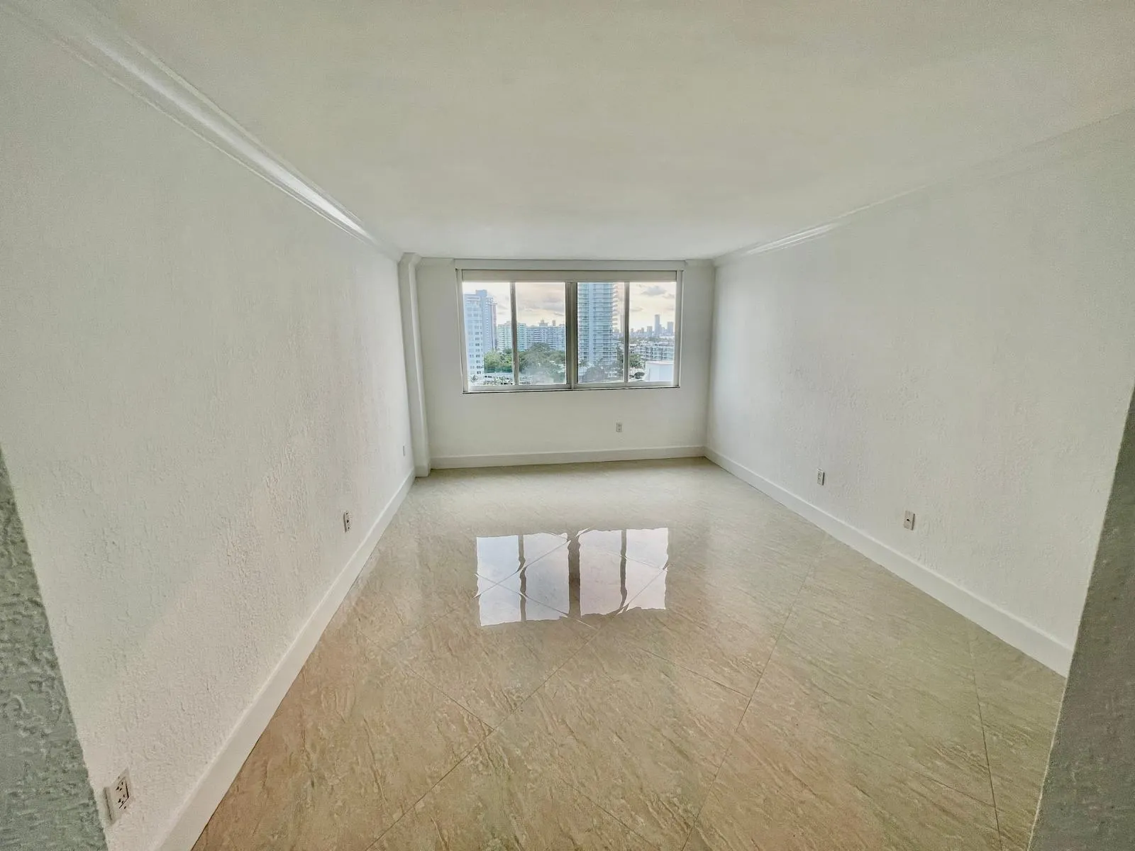 1345 Lincoln Rd, #1201