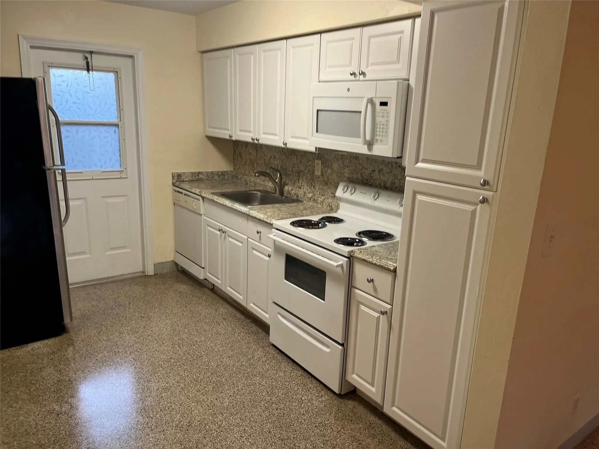 1408 NE 24th Ct