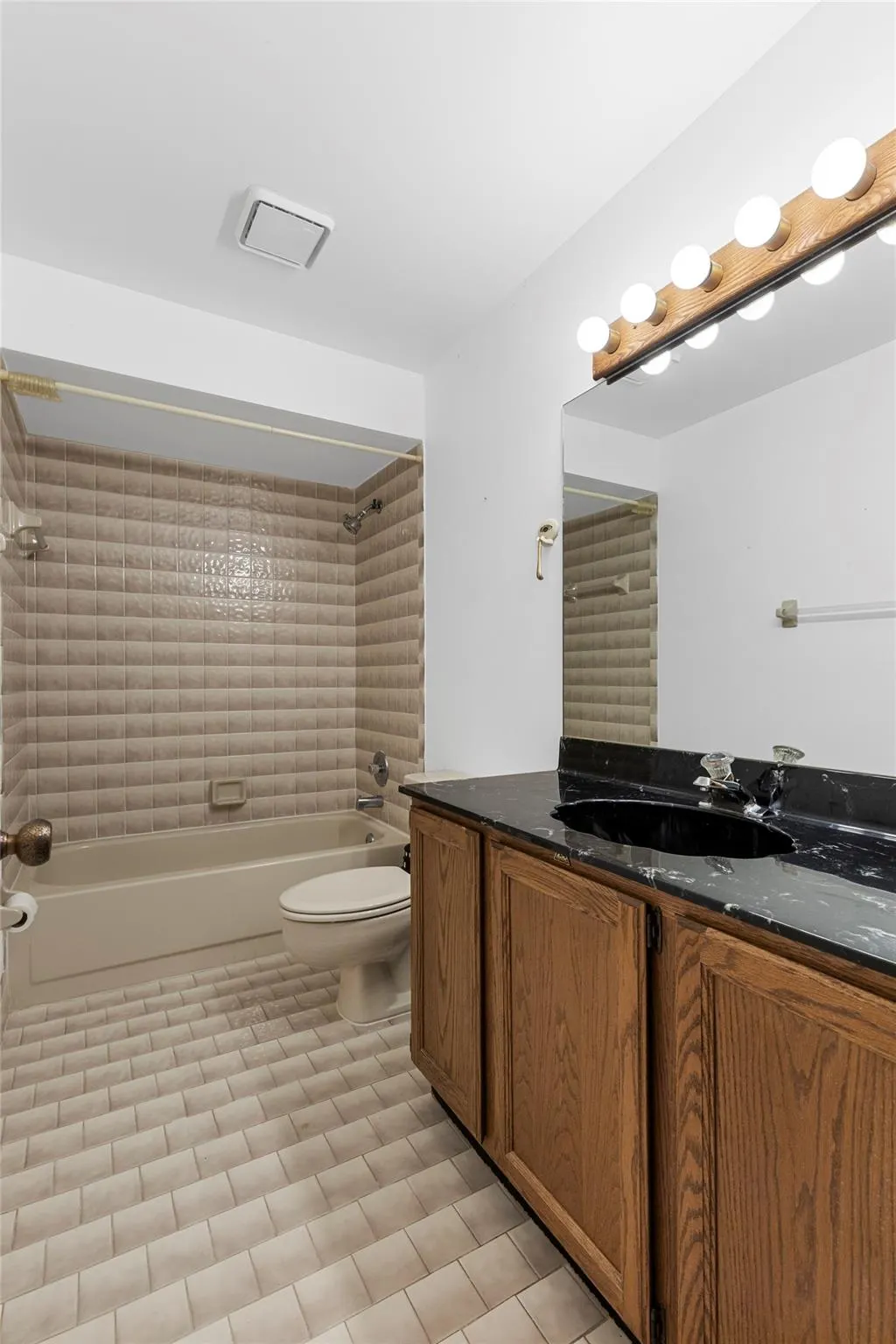 3249 Deer Creek Lake Shore Dr, #32
