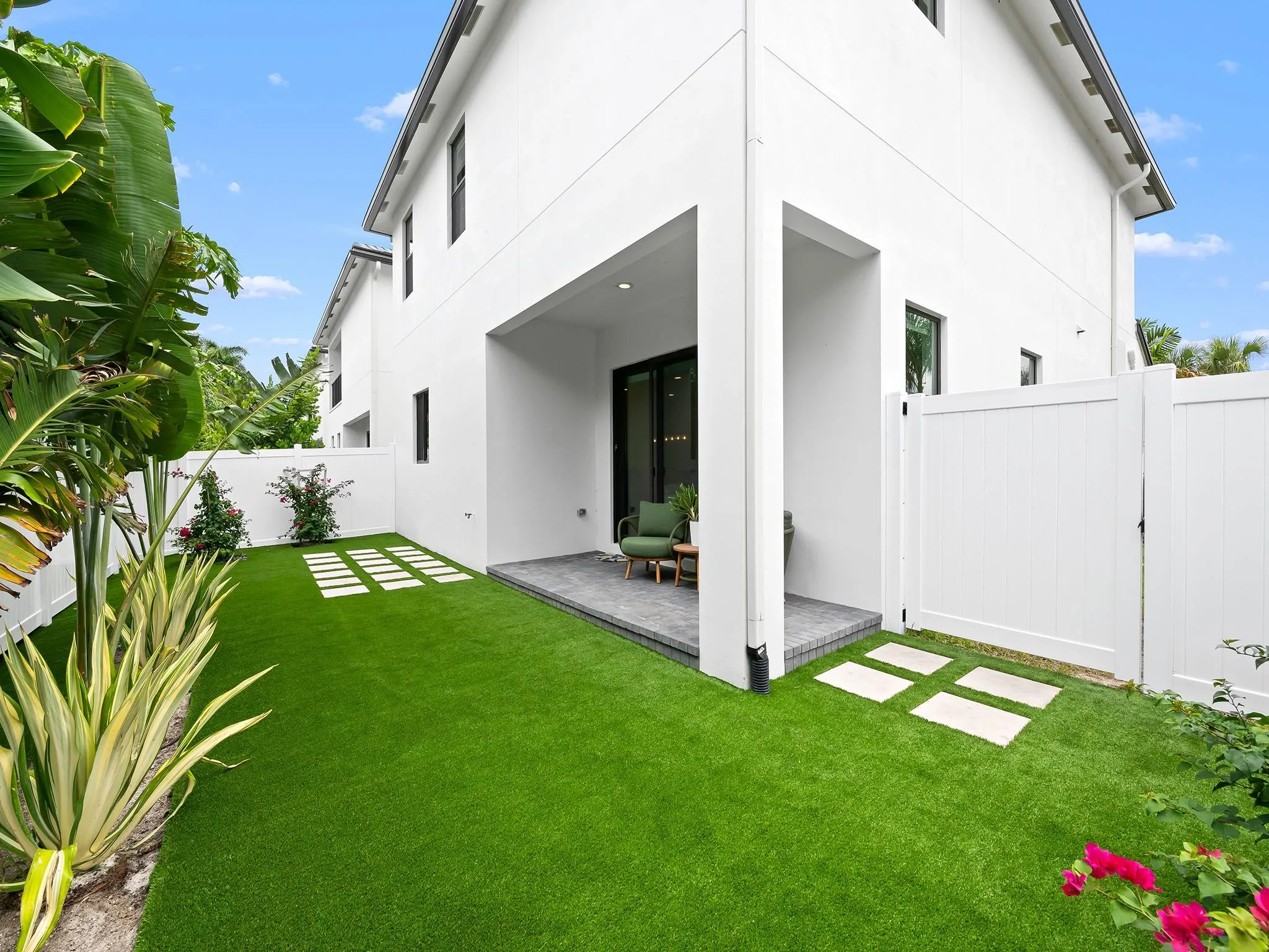 1433 SW 23rd Court