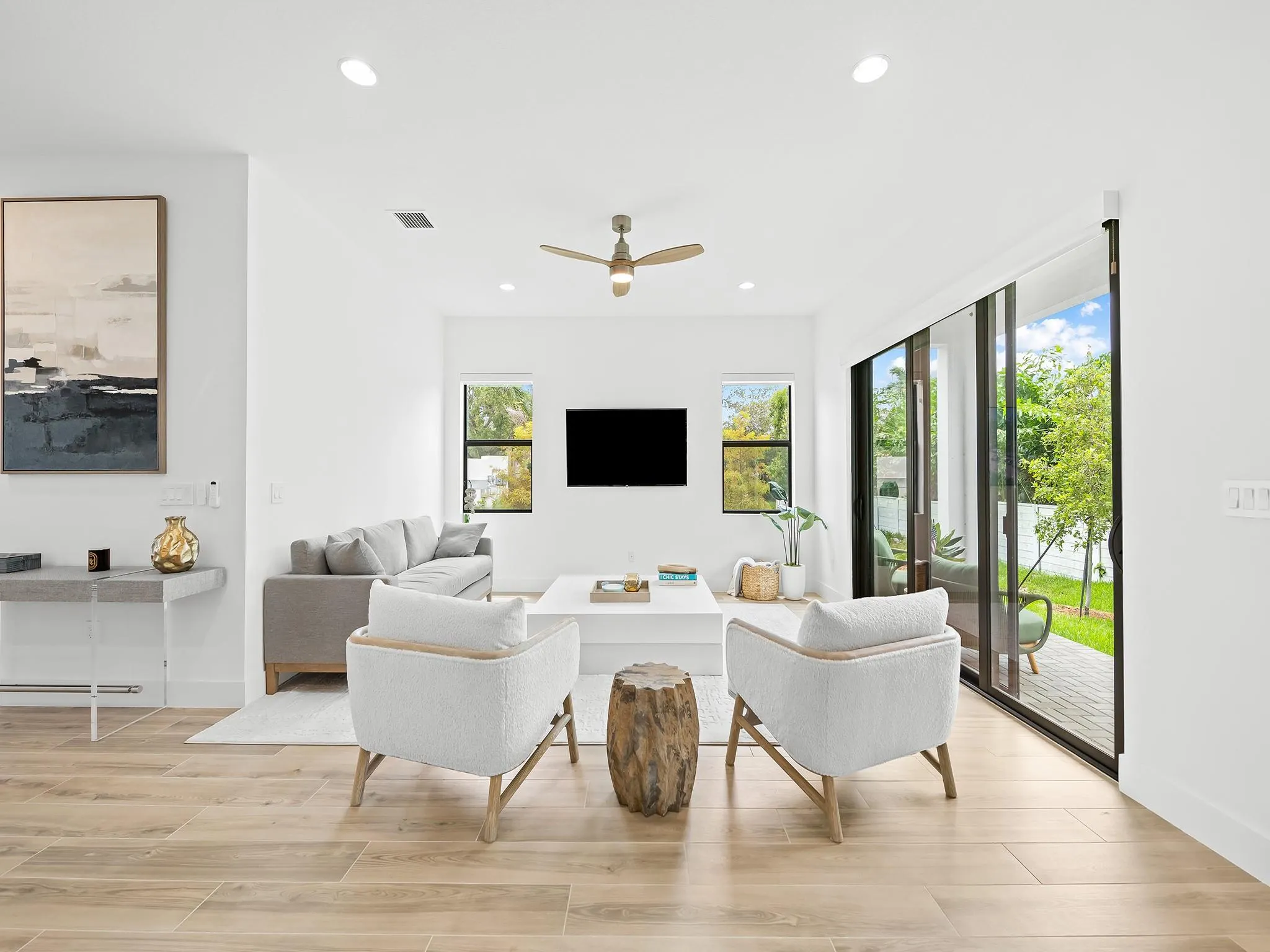 1433 SW 23rd Court
