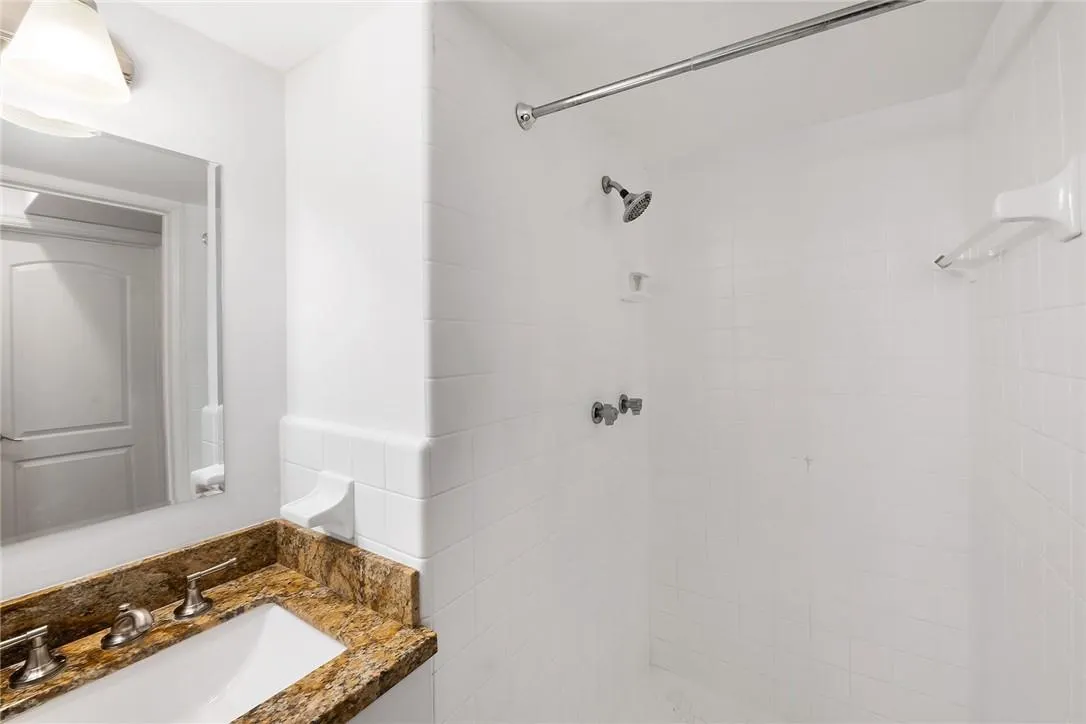 815 Middle River Dr, #205