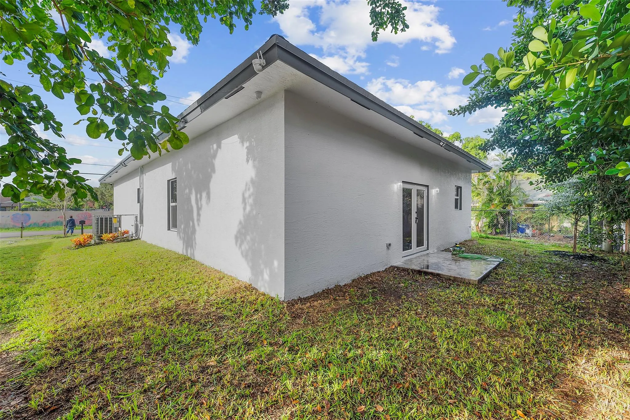 2407 NW 8th st