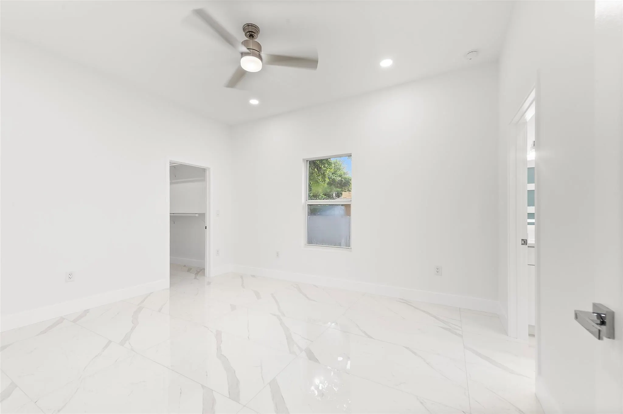 2407 NW 8th st