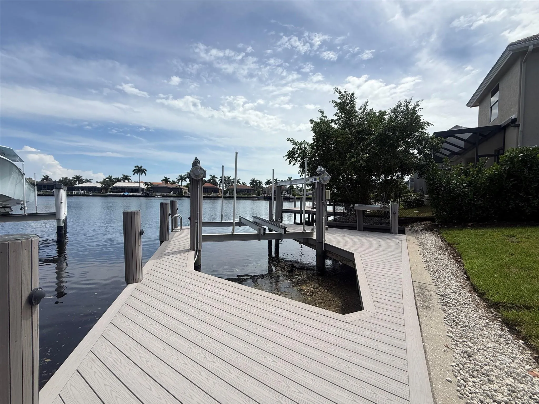 75 N Barfield Dr