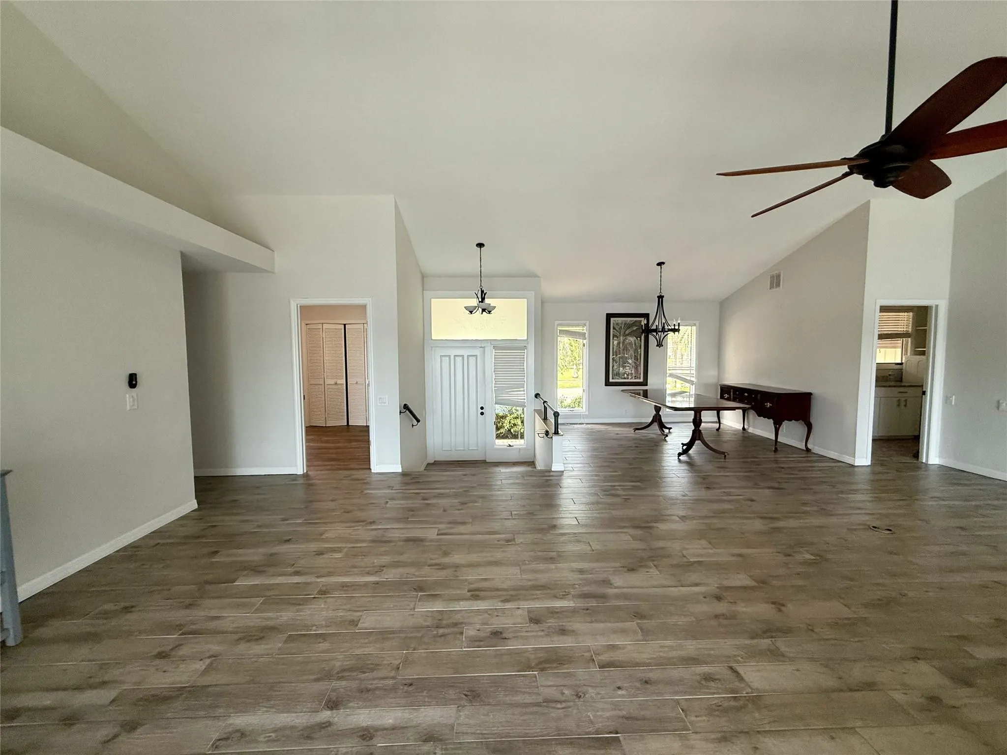 75 N Barfield Dr