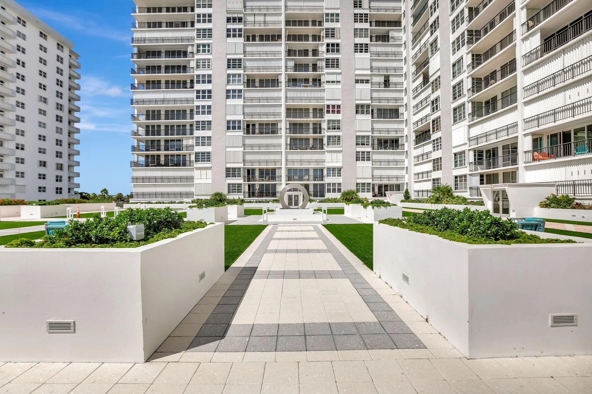 4280 Galt Ocean Dr, #14D