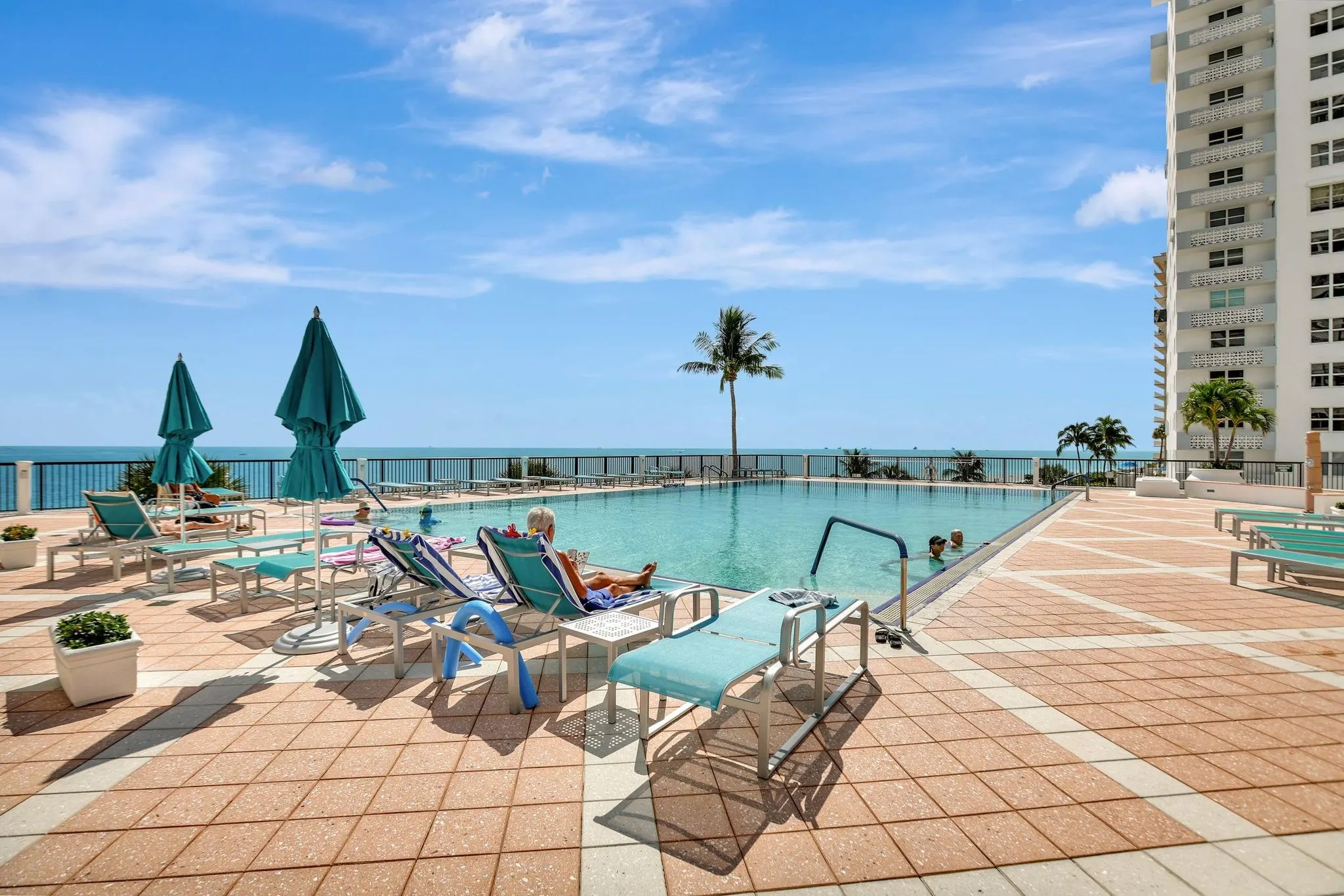 4280 Galt Ocean Dr, #14D