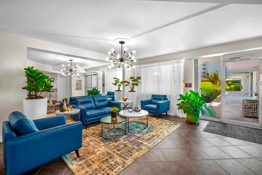 1900 S Ocean Dr, #502