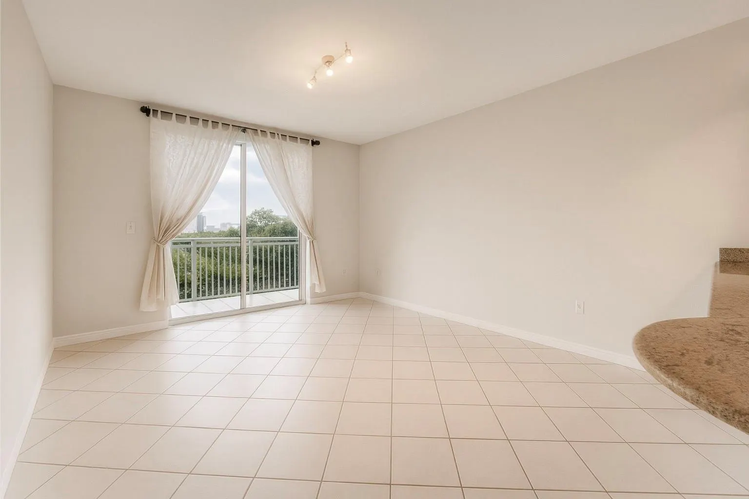 3500 Coral Way, #603