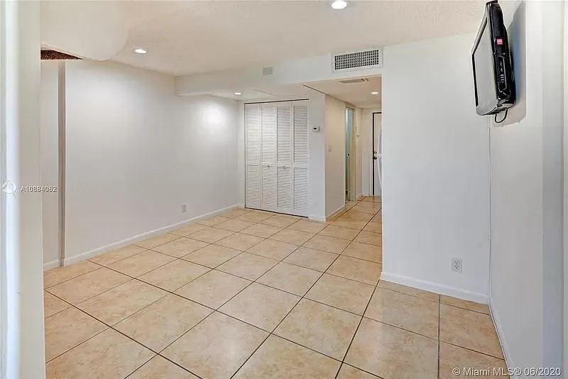 4121 NW 26th St, #T14