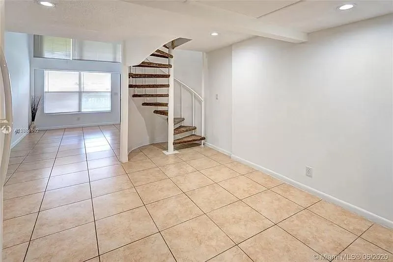 4121 NW 26th St, #T14