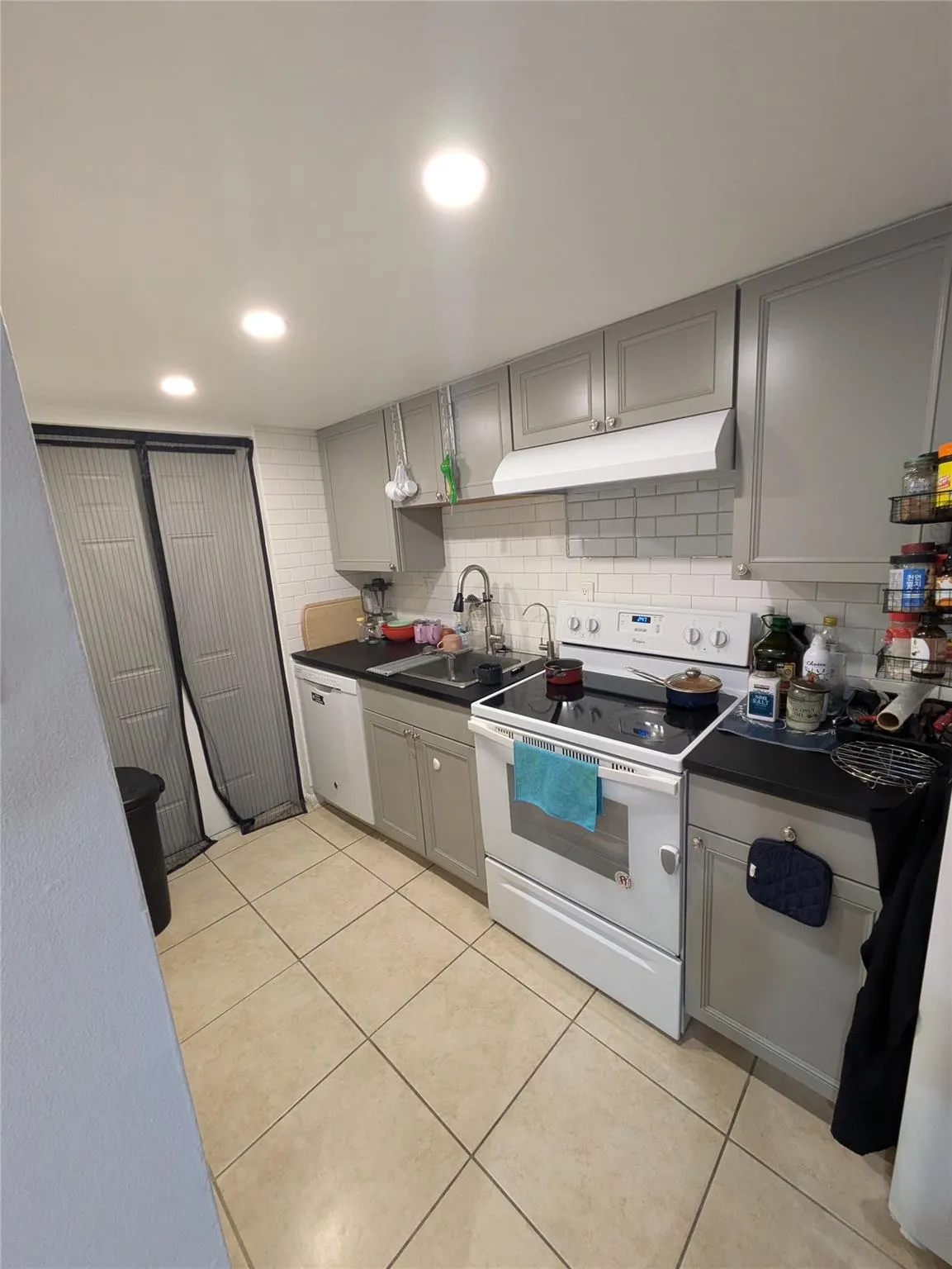 4121 NW 26th St, #T14