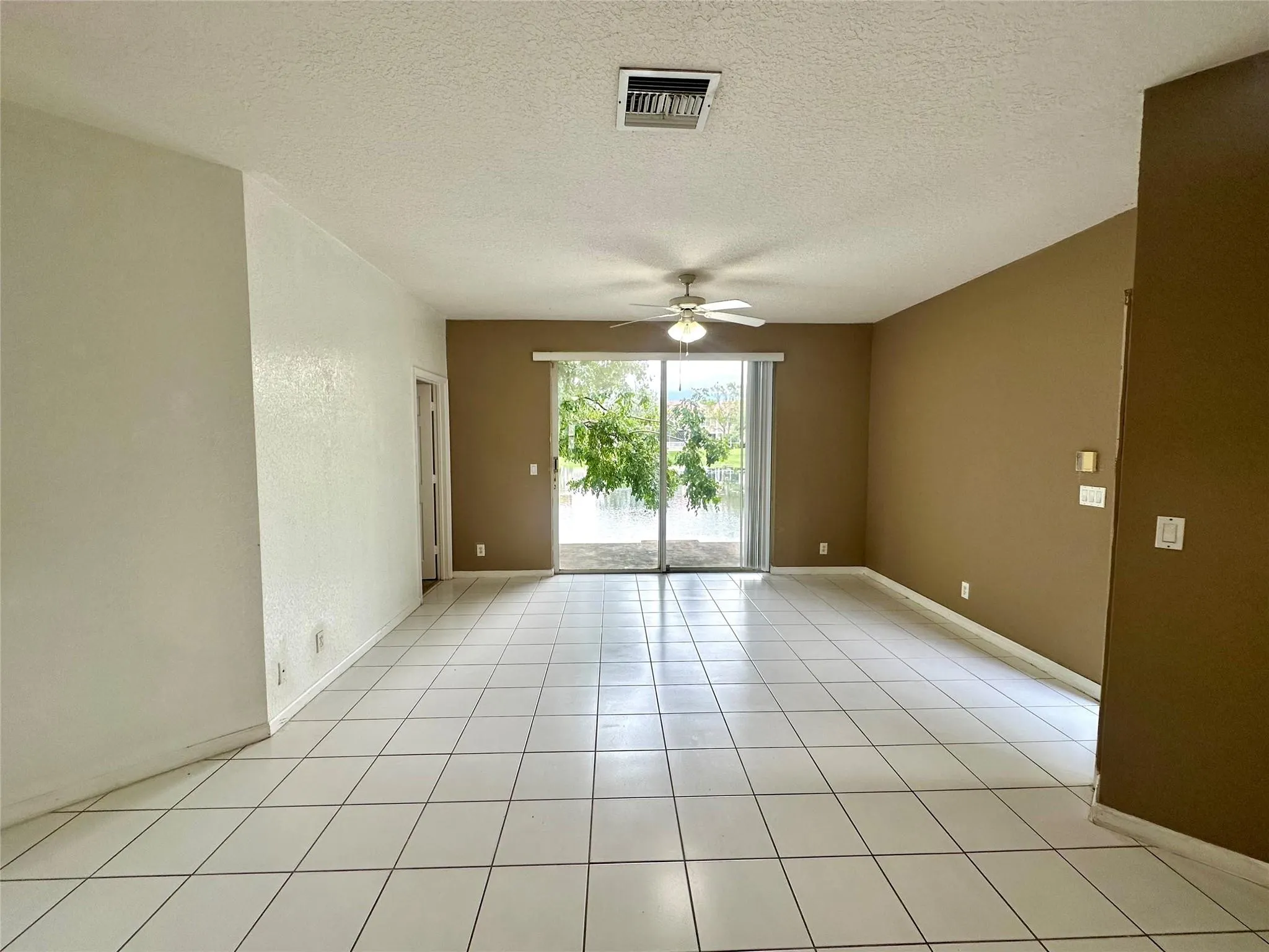 9049 NW 54th St