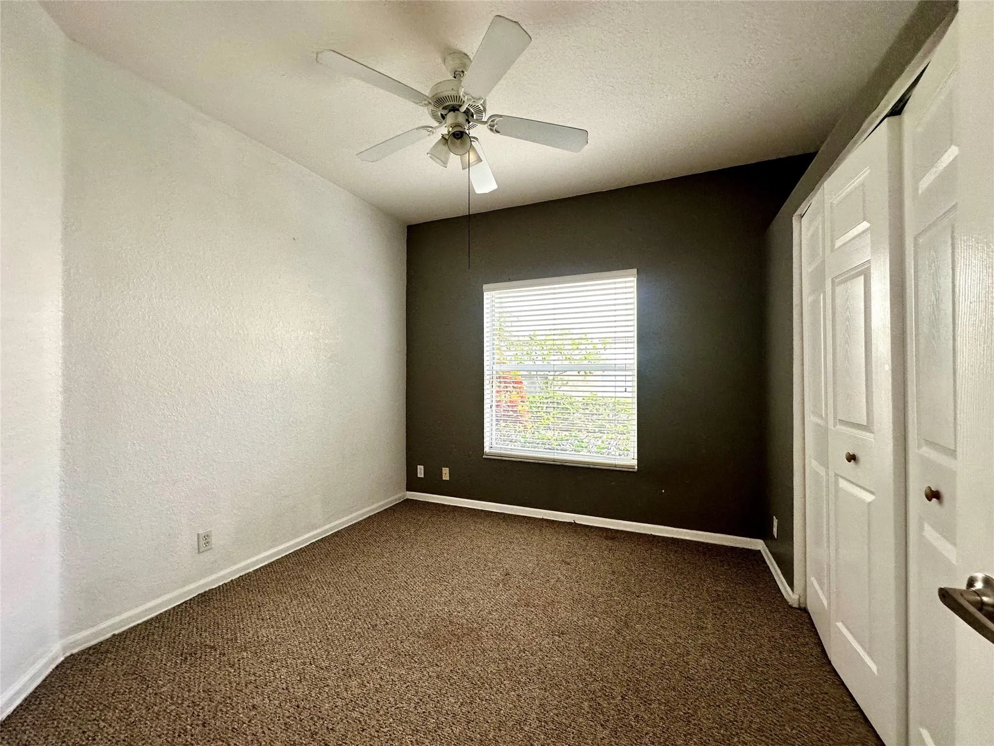 9049 NW 54th St