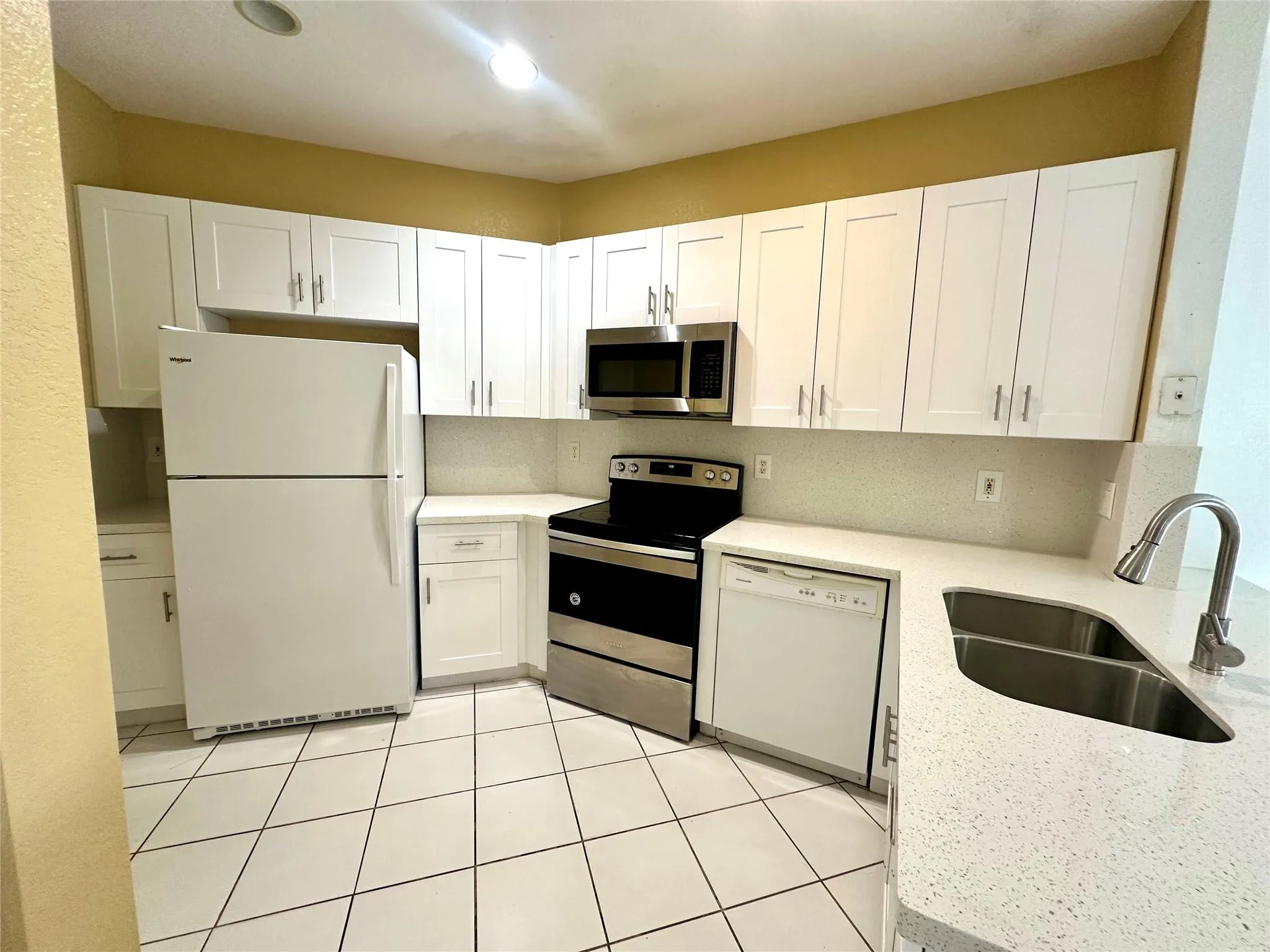 9049 NW 54th St