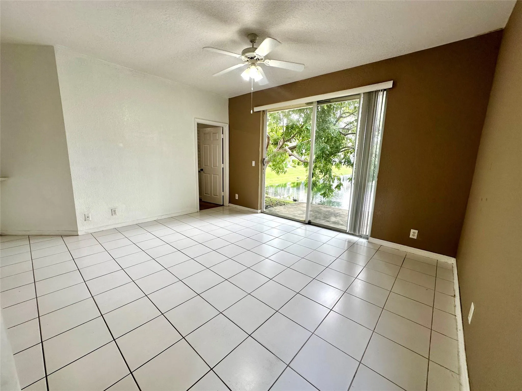 9049 NW 54th St