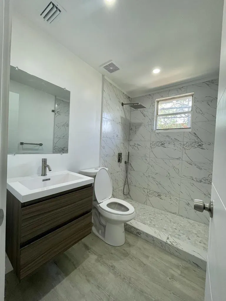 1033 NW 3rd Ave, #4
