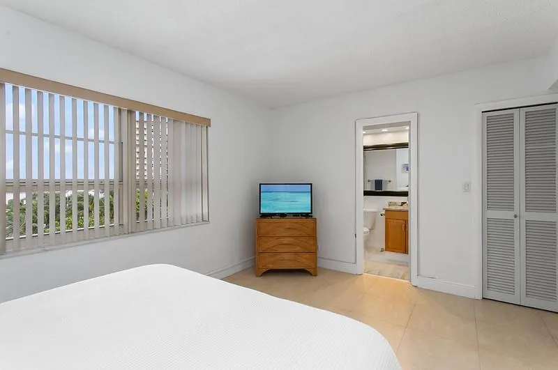 6000 N Ocean Blvd, #6A