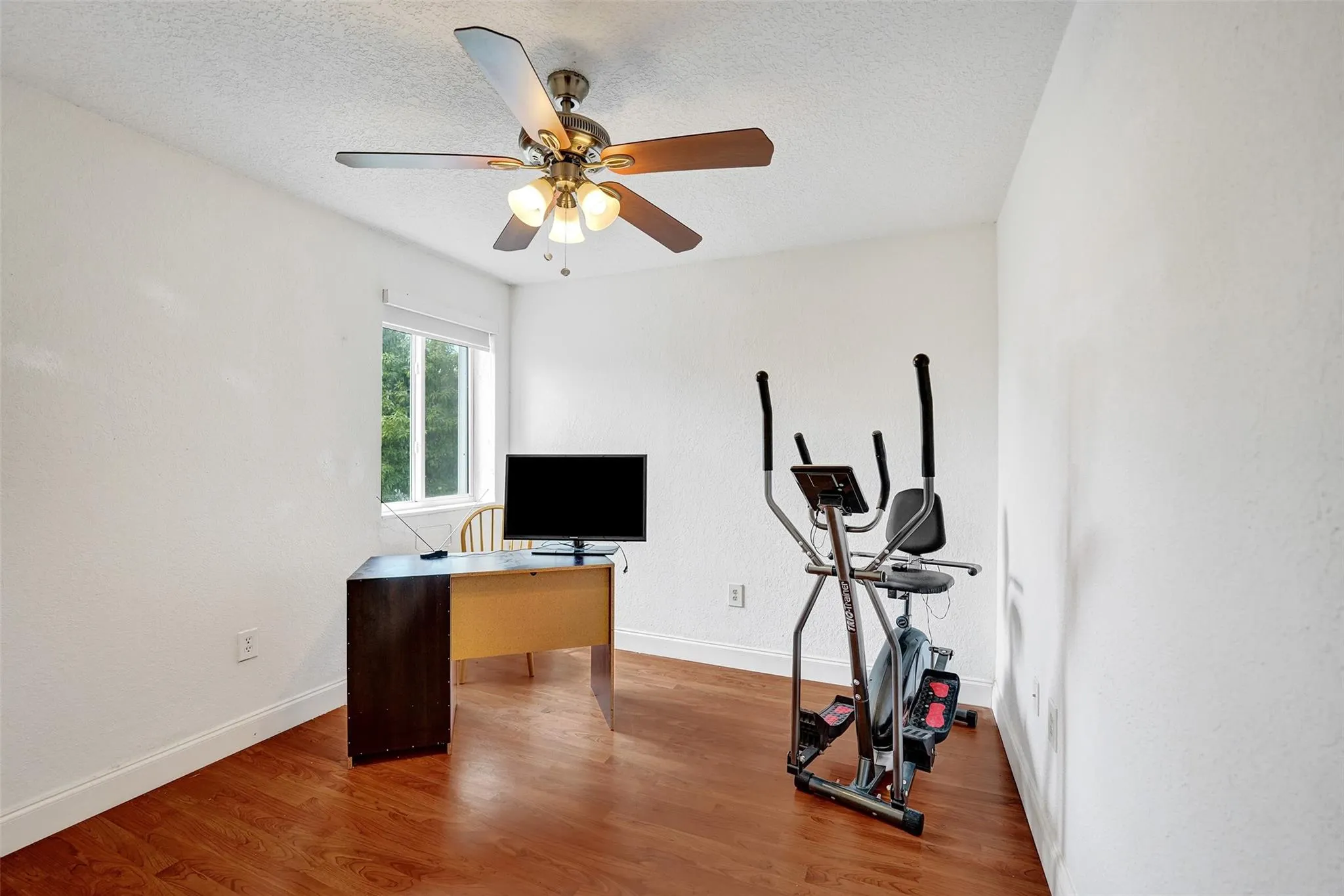 14580 Fairfax Pl