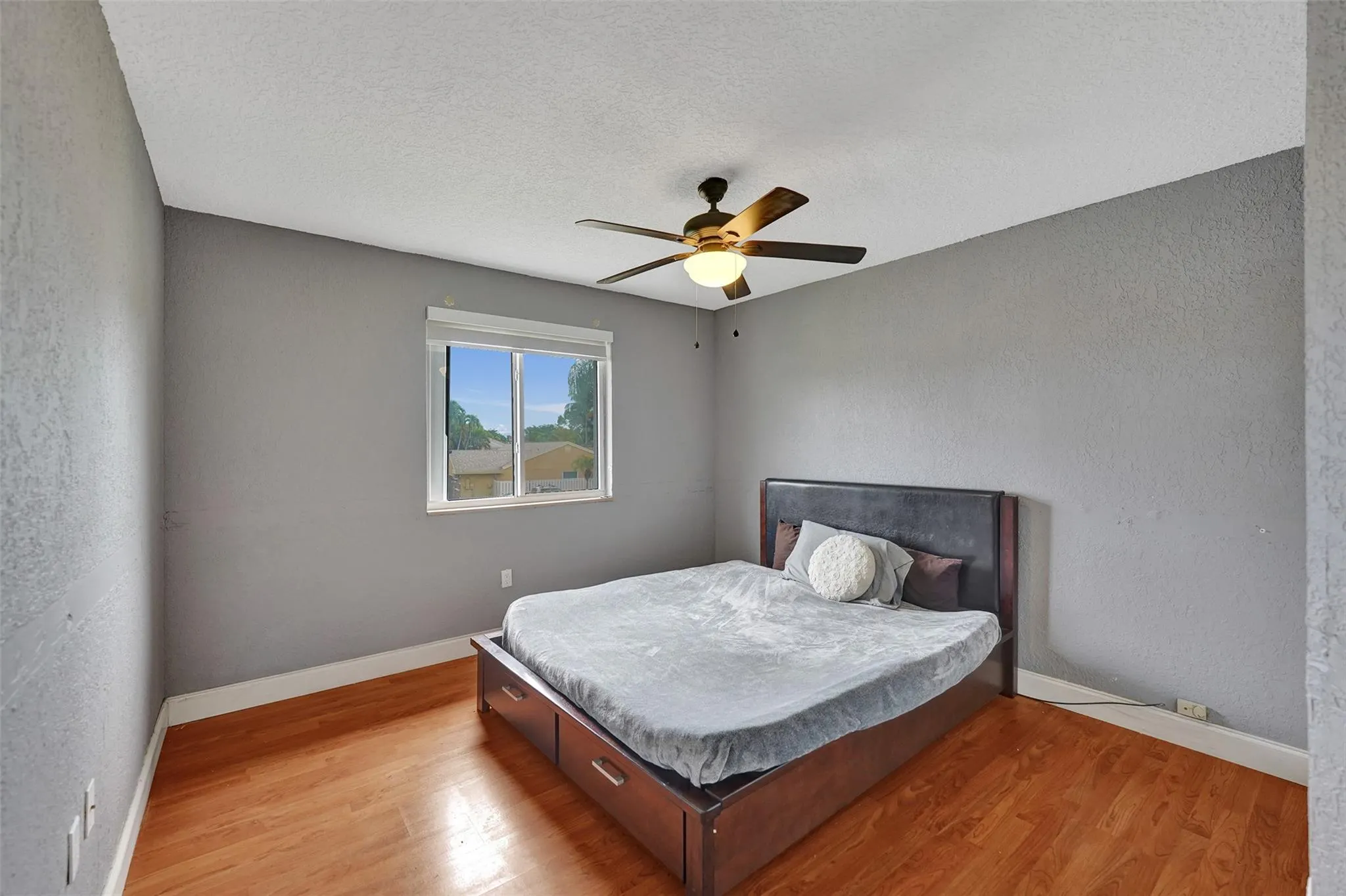 14580 Fairfax Pl