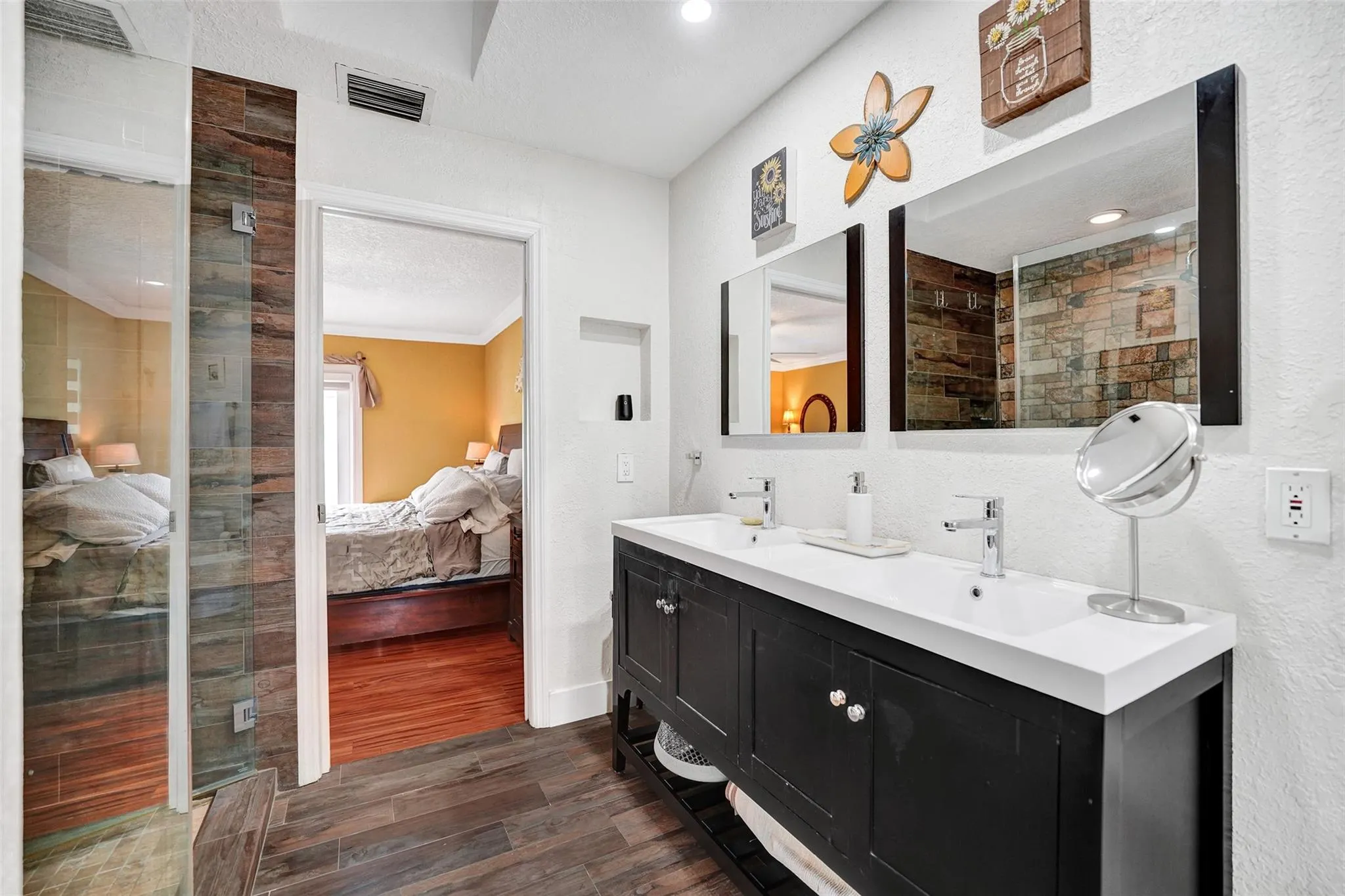 14580 Fairfax Pl