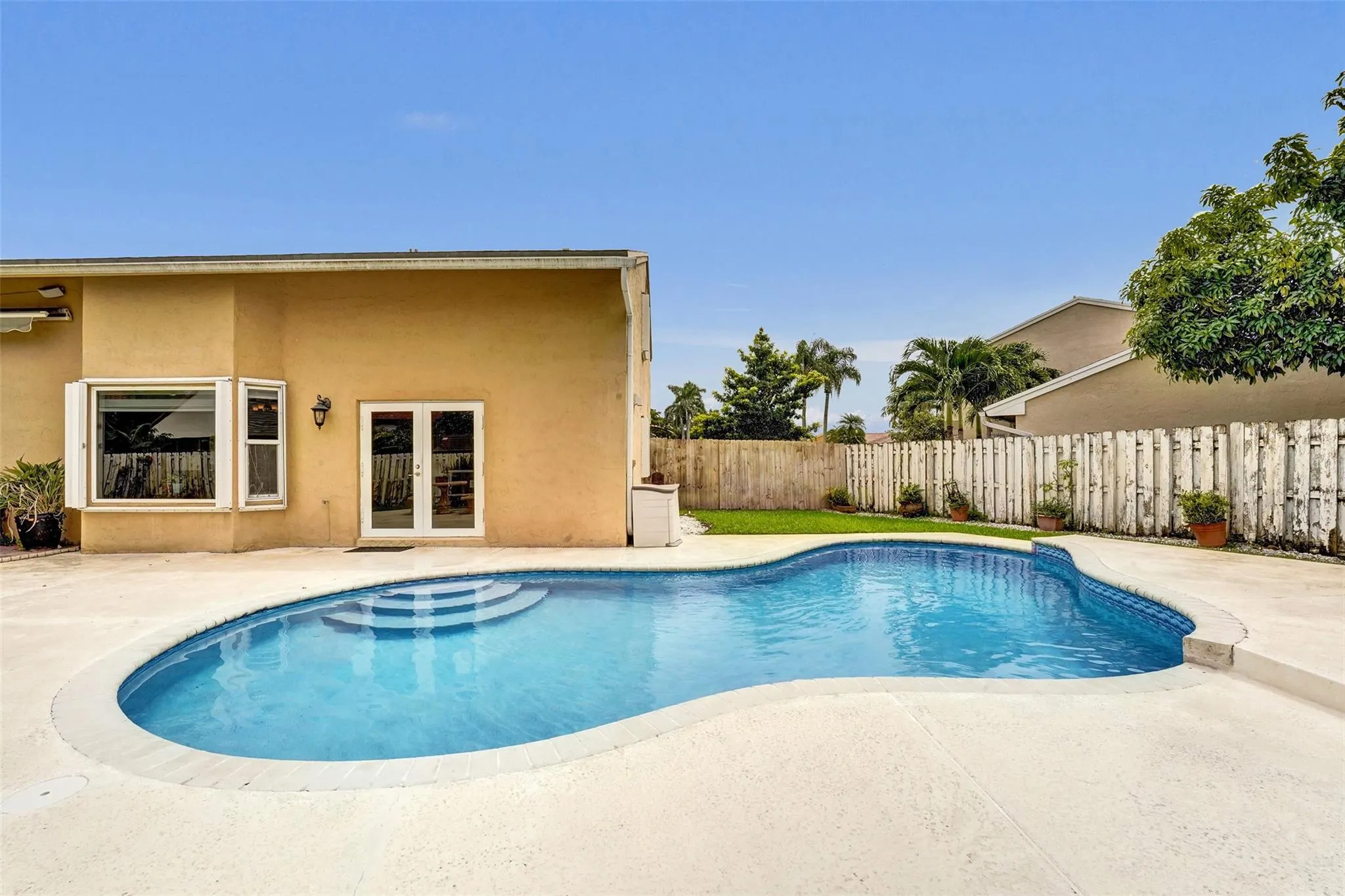 14580 Fairfax Pl