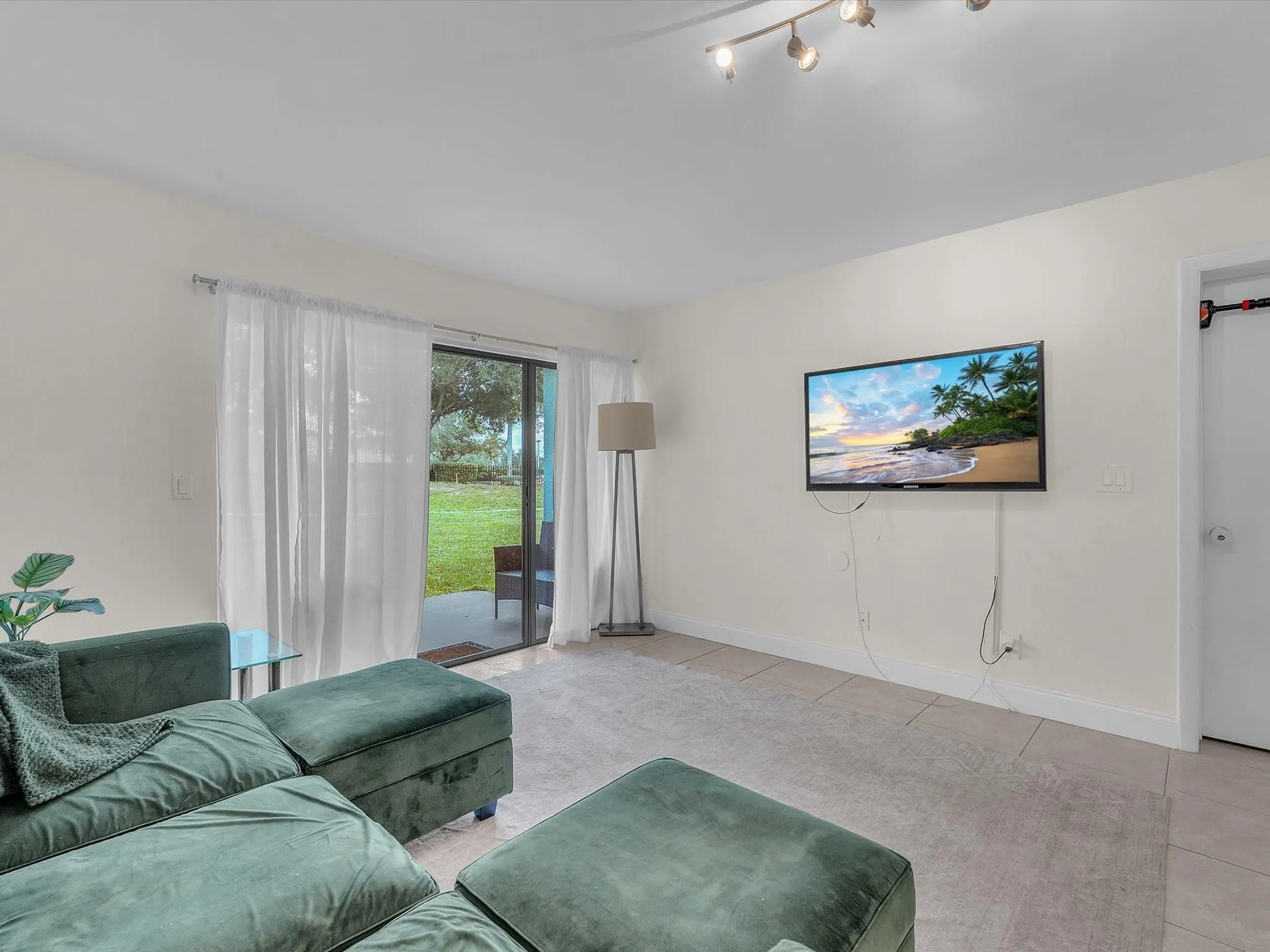 9022 W Atlantic Blvd, #213