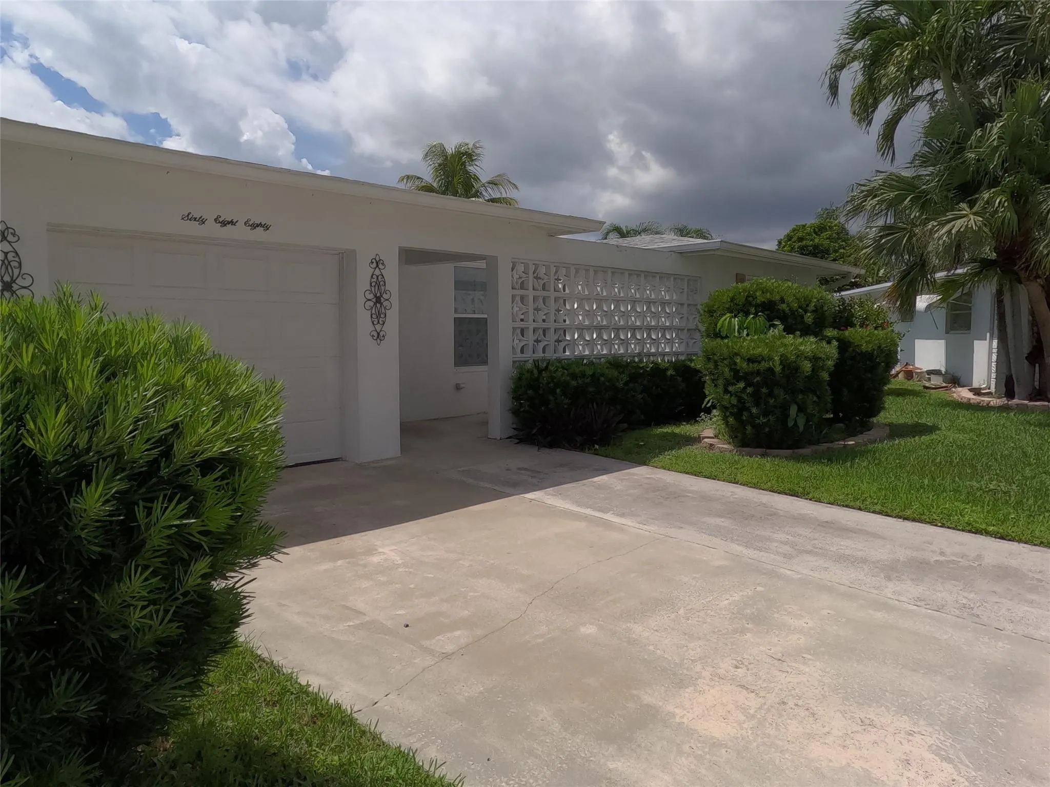 6880 NW 16th St