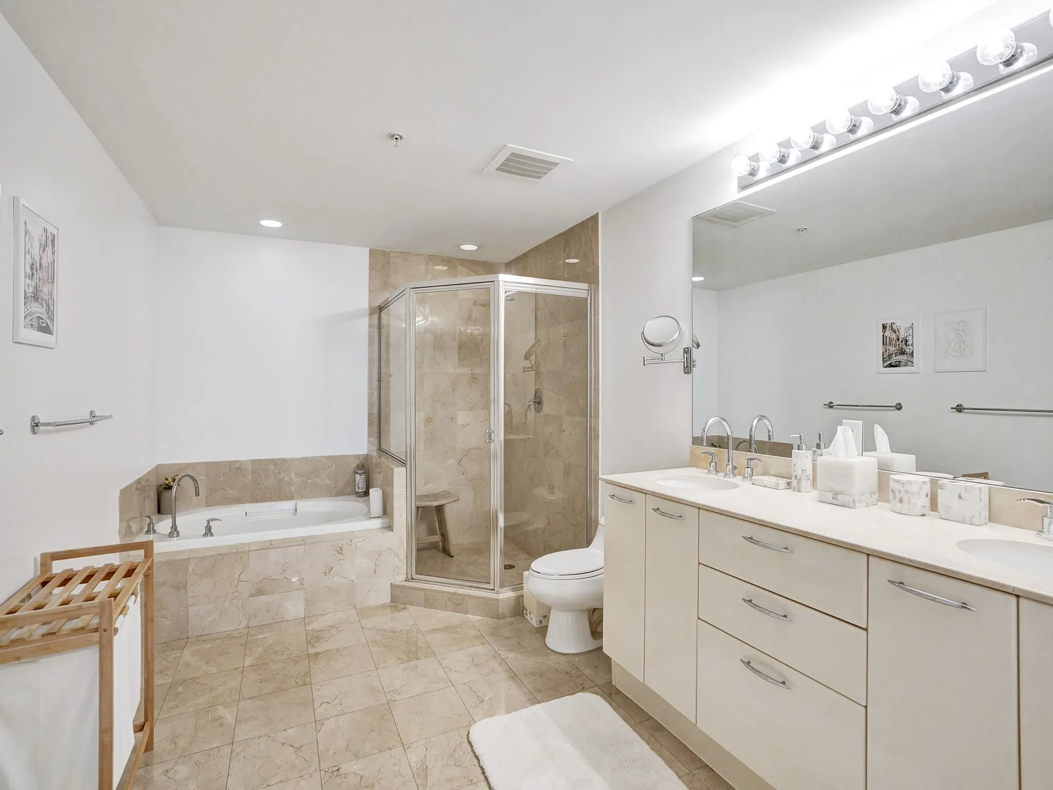 350 SE 2nd St, #740